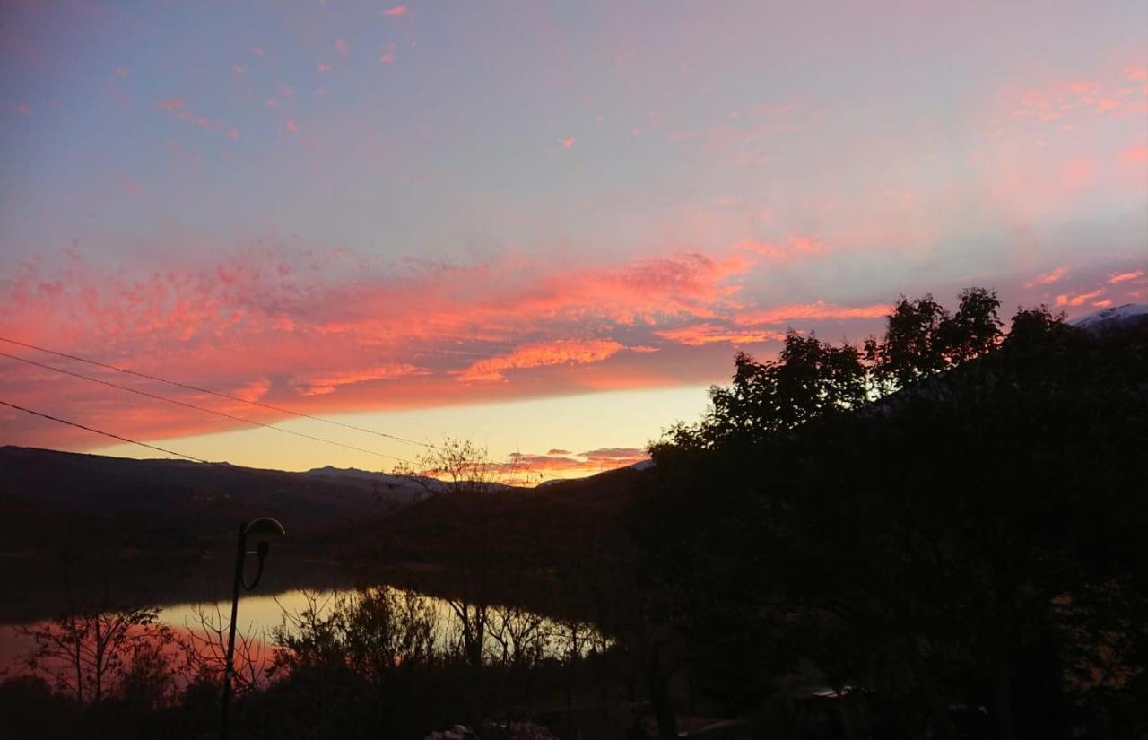 Lake Retreat - Maiella Apartment - Beautiful Lake And Mountain Views Casoli  Ngoại thất bức ảnh